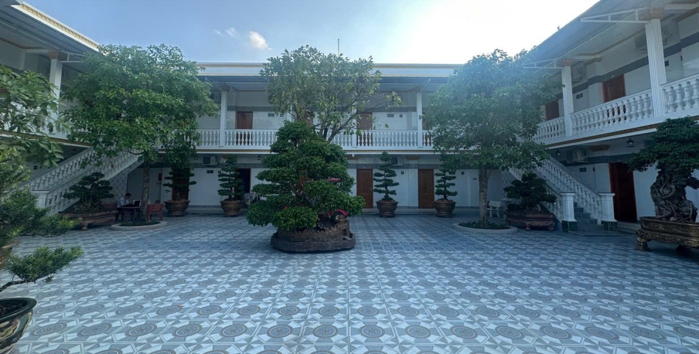 Khách Sạn Hoàng Anh LA